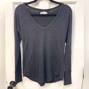 Abercrombie & Fitch Soft AF Cozy Gray V-Neck Long Sleeve Sweater